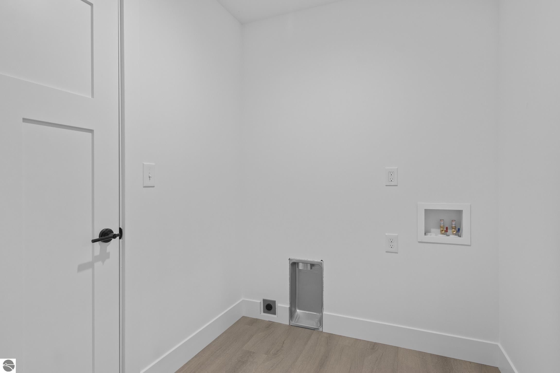 2139 Cottonwood. Grawn, MI 49637