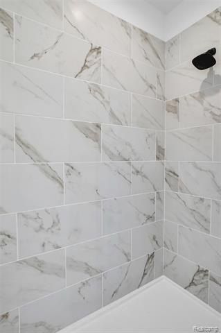 2323 Gilder Drive. Howell, MI 48843