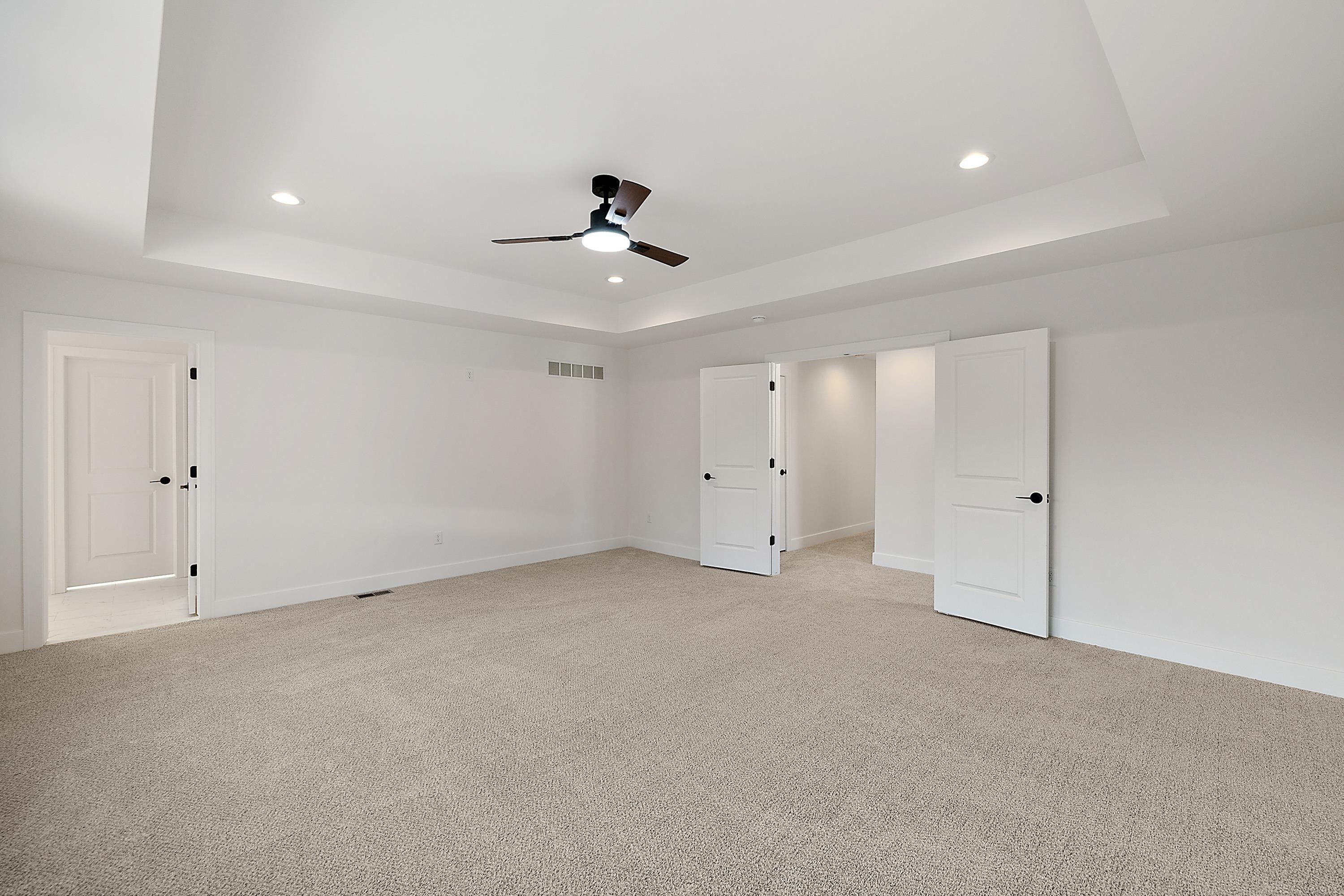 45396 Deneweth. Macomb, MI 48042