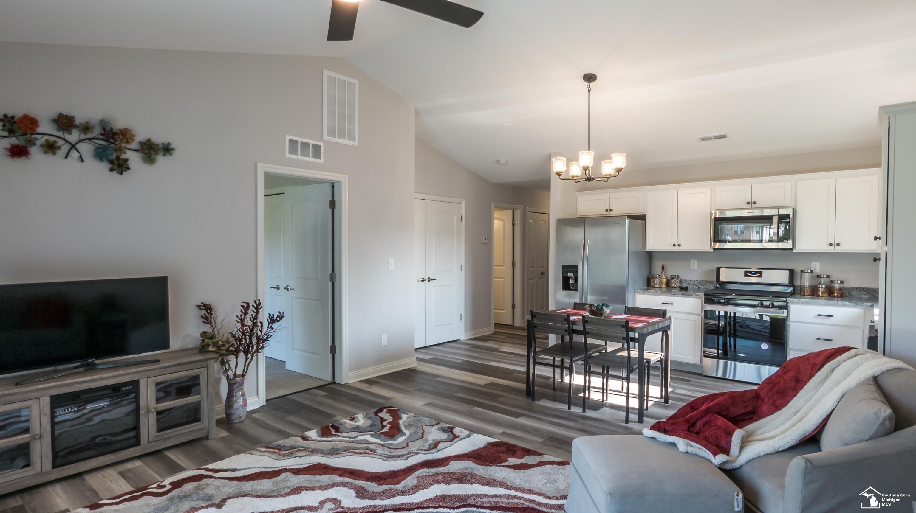 4105 Rosalia. Monroe, MI 48161