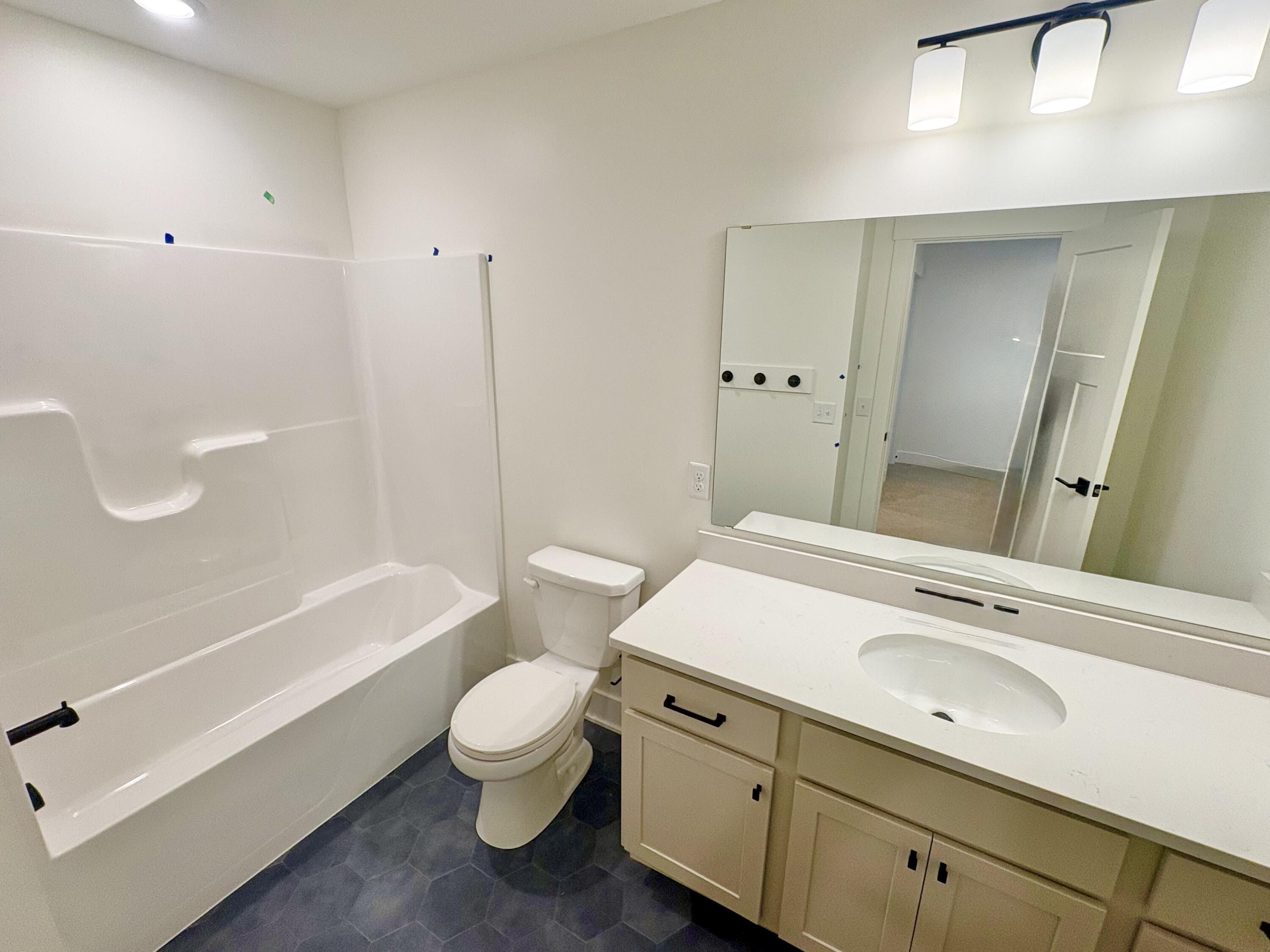 7105 Kettle Dale Avenue Se. Alto, MI 49302