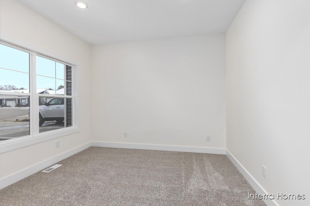 2831 W Cobblestone Court Se Unit 14. Kentwood, MI 49512