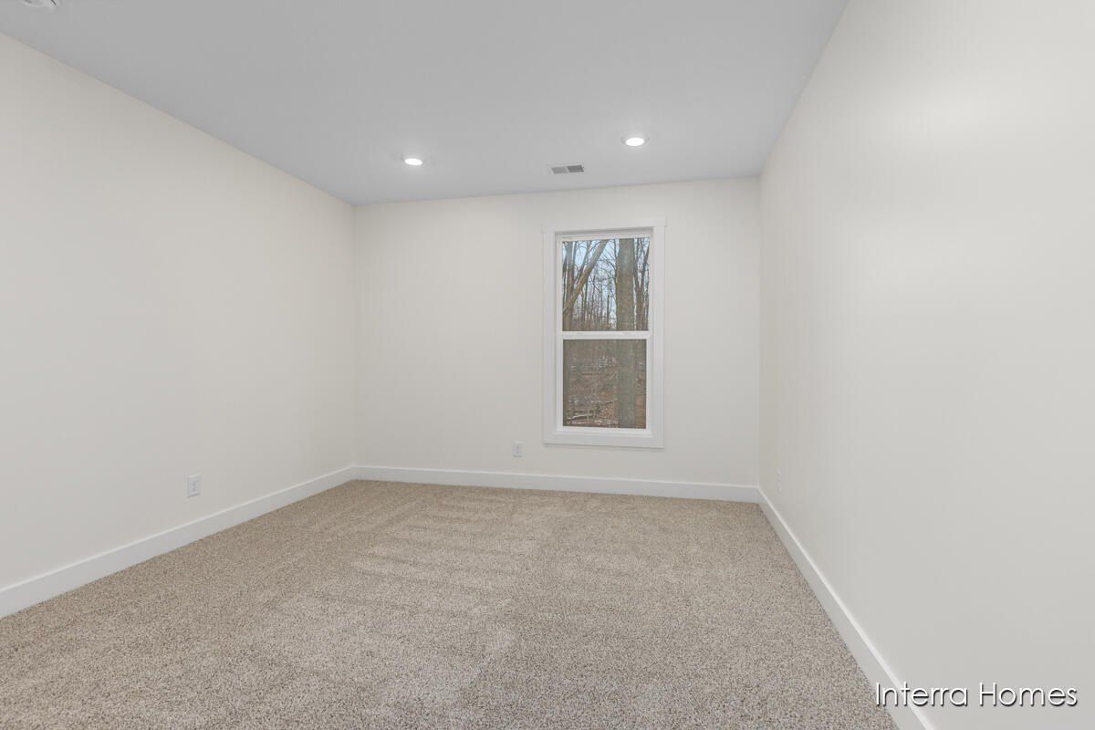 2831 W Cobblestone Court Se Unit 14. Kentwood, MI 49512