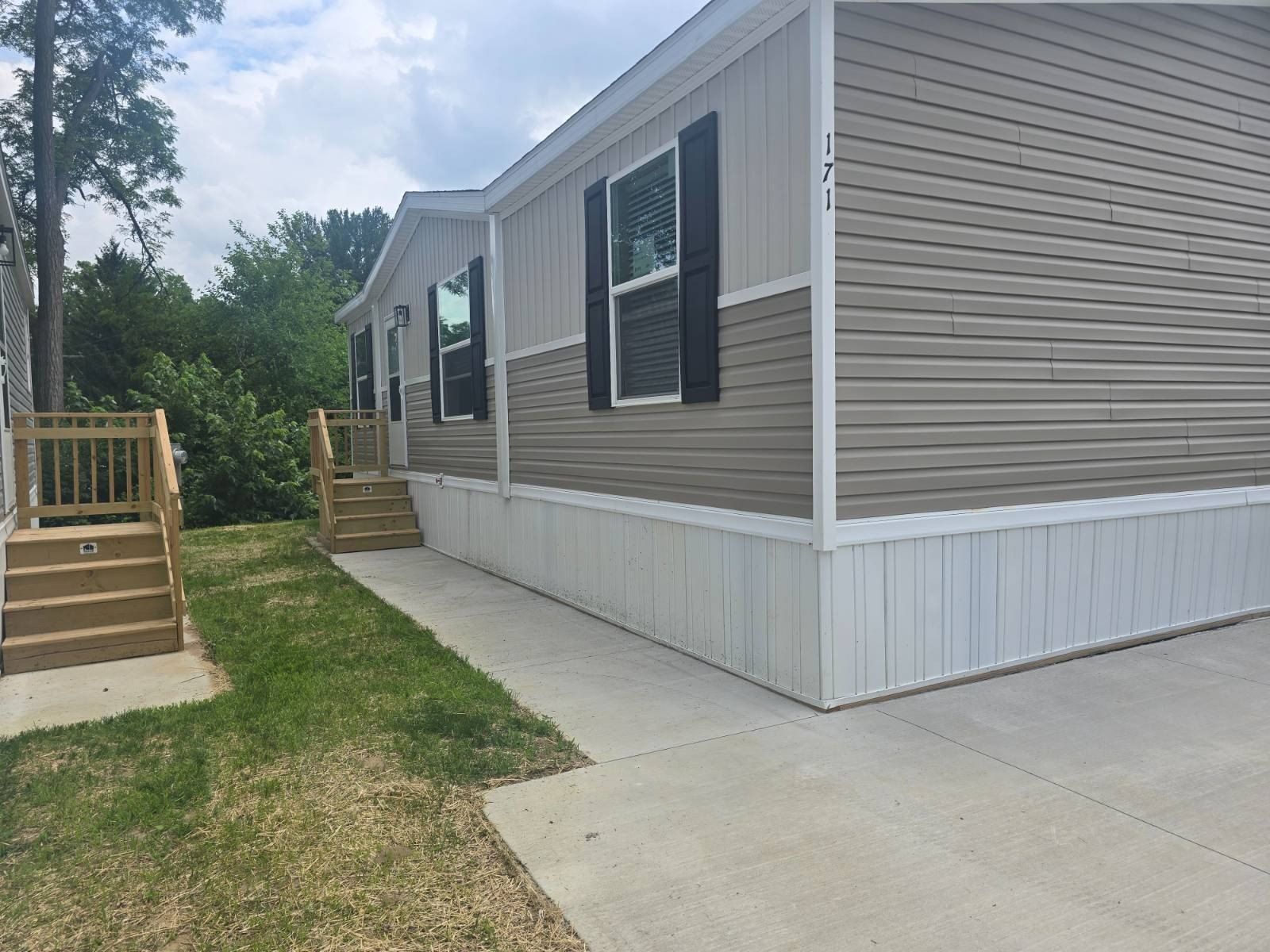 171 Carolyn. Jackson, MI 49203