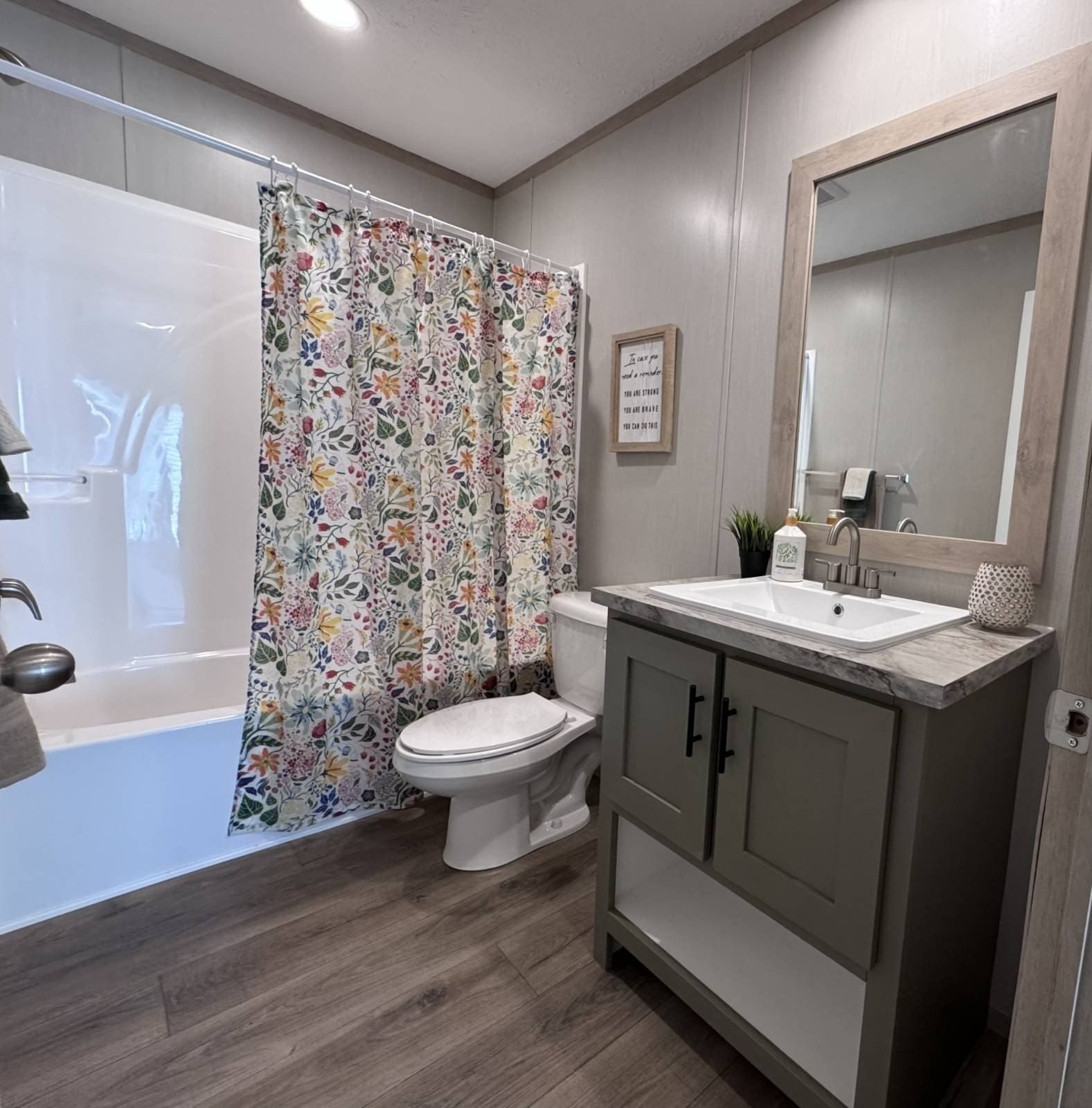 1222 Connie. Jackson, MI 49203