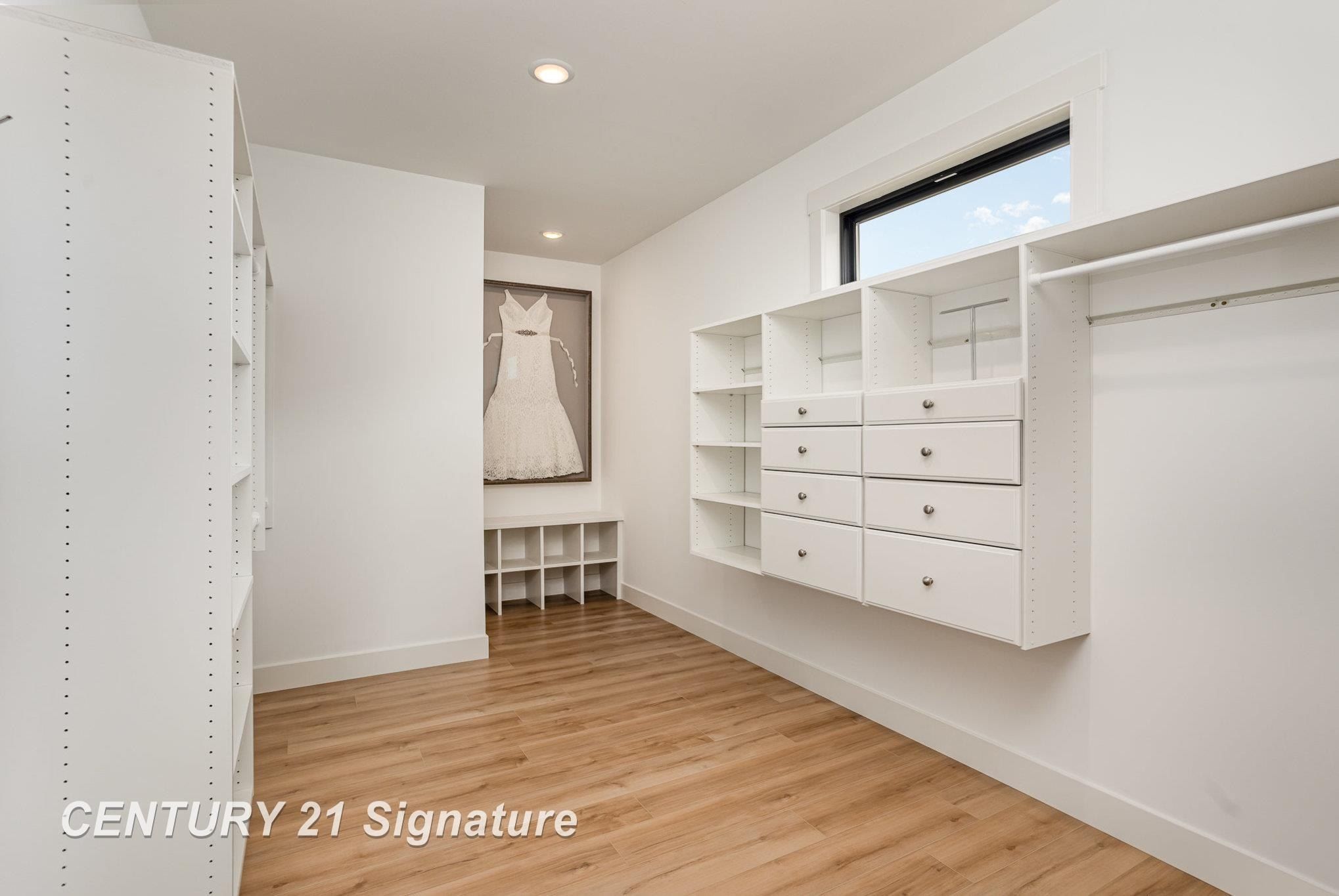 W Grove. Freeland, MI 48623