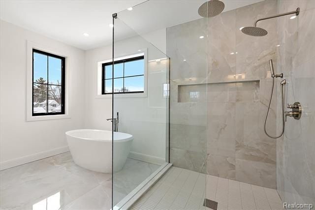 4409 Tonawanda Avenue. Royal Oak, MI 48073