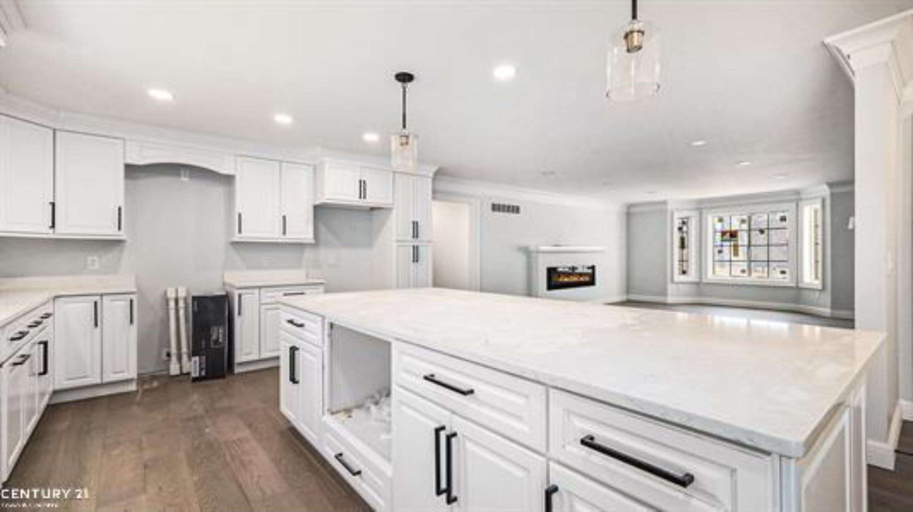 56350 Willow Creek. Shelby Twp, MI 48316