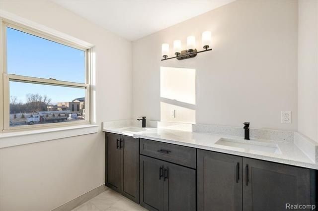 4060 Blossom Drive. Sterling Heights, MI 48314