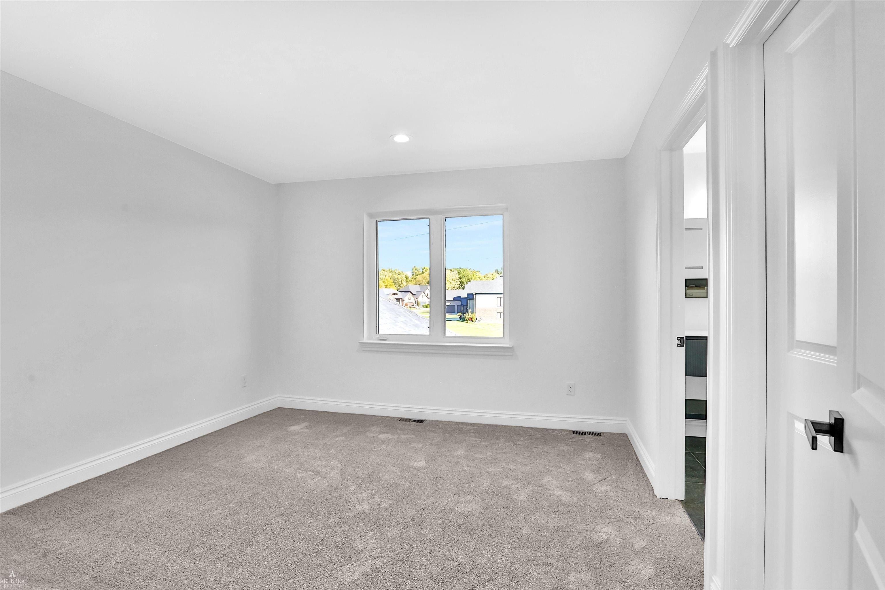 22064 Chaucer. Macomb, MI 48044