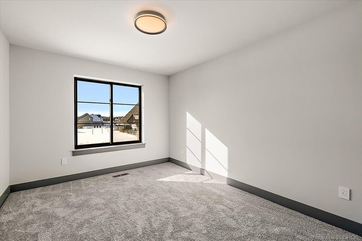 42528 Saddle. Sterling Heights, MI 48314