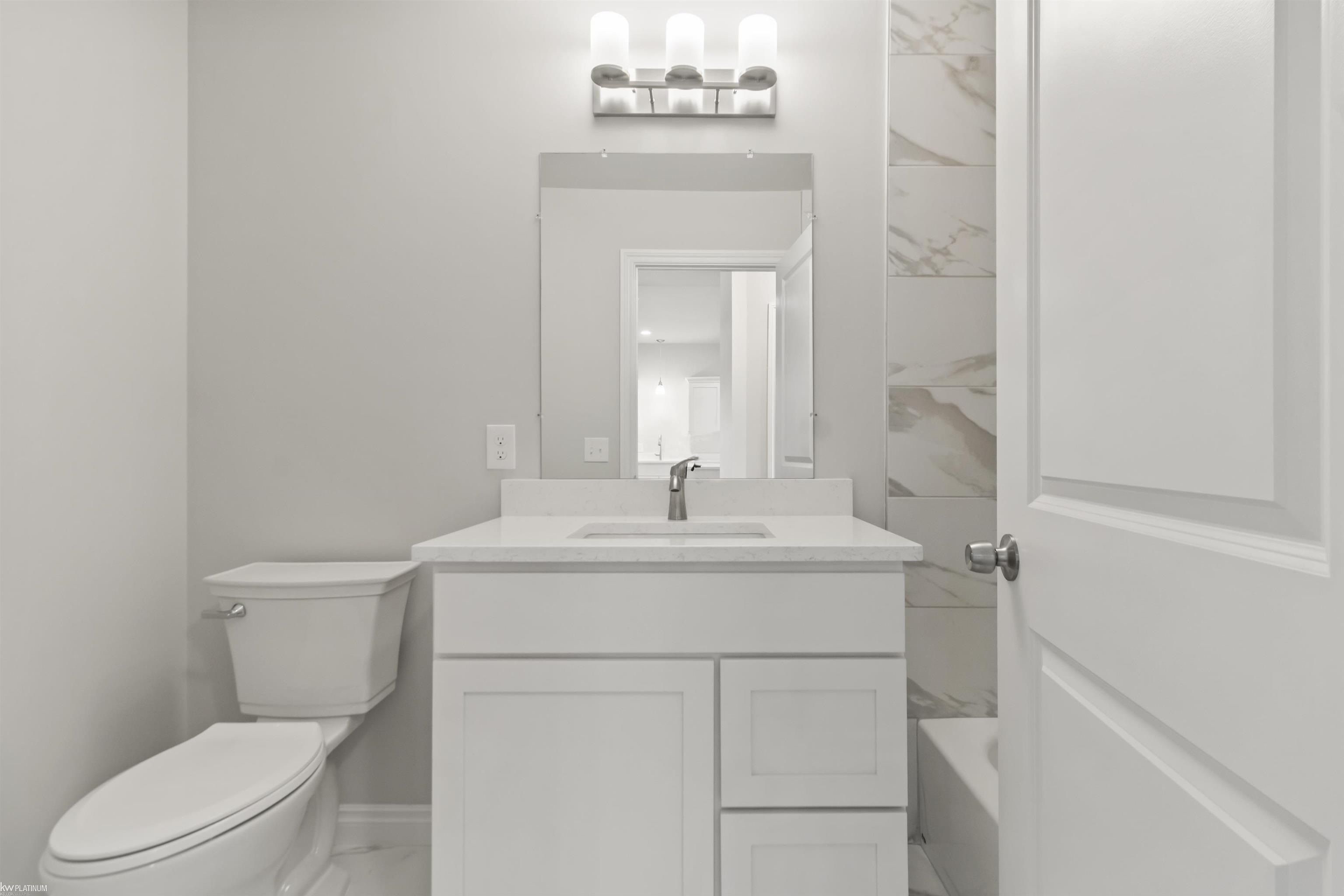 26177 Juliagrove. New Baltimore, MI 48051