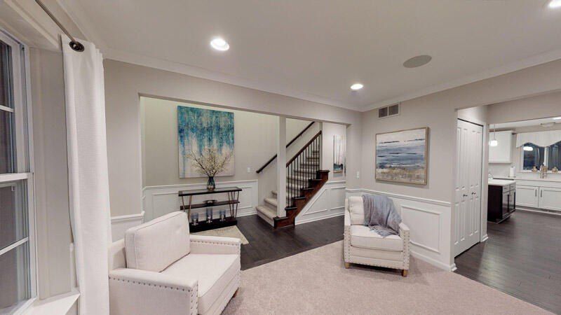 Scarlet Oak Drive. Ypsilanti, MI 48198