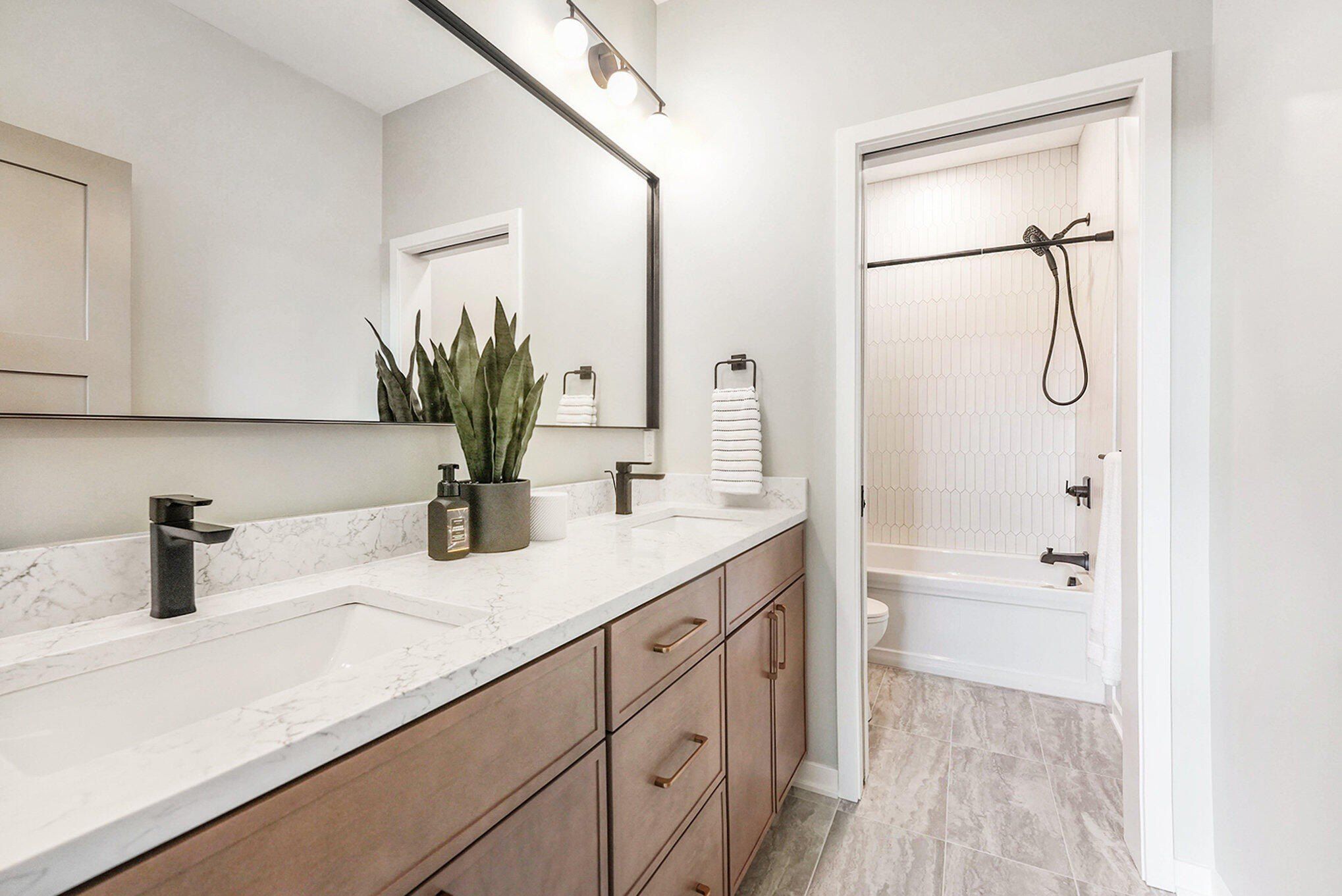 4589 Ada Grove Court Se Unit 4E. Ada, MI 49301