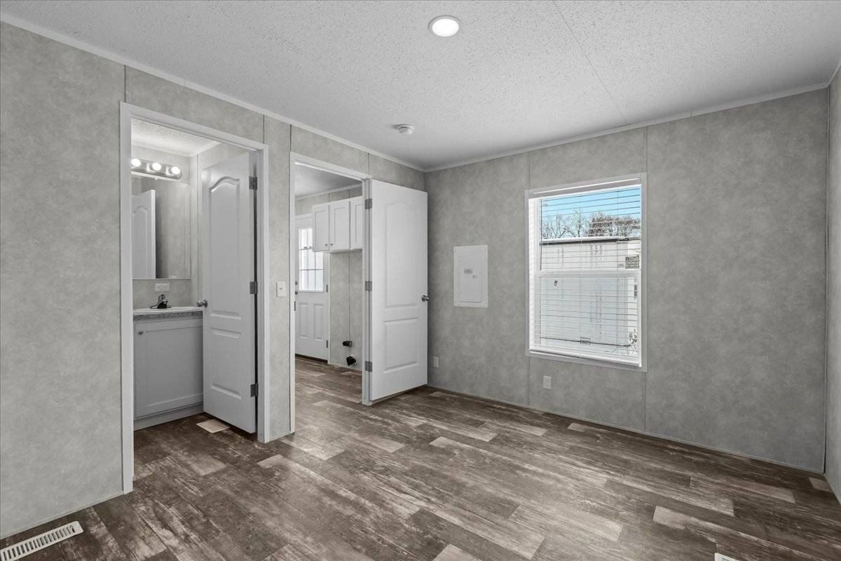 22600  Middlebelt Road. Farmington, MI 48336