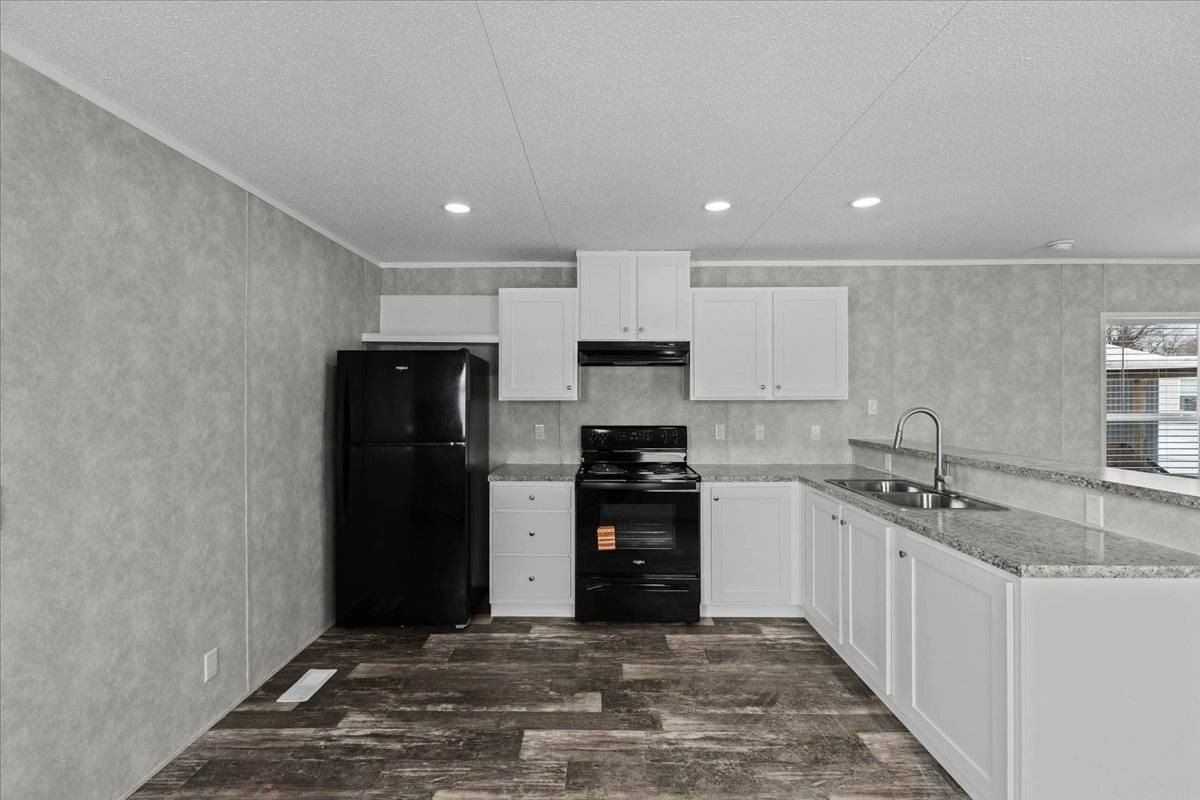 22600  Middlebelt Road. Farmington, MI 48336