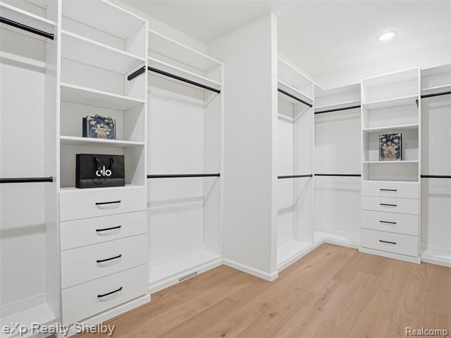 1061 E Avon Road. Rochester Hills, MI 48307