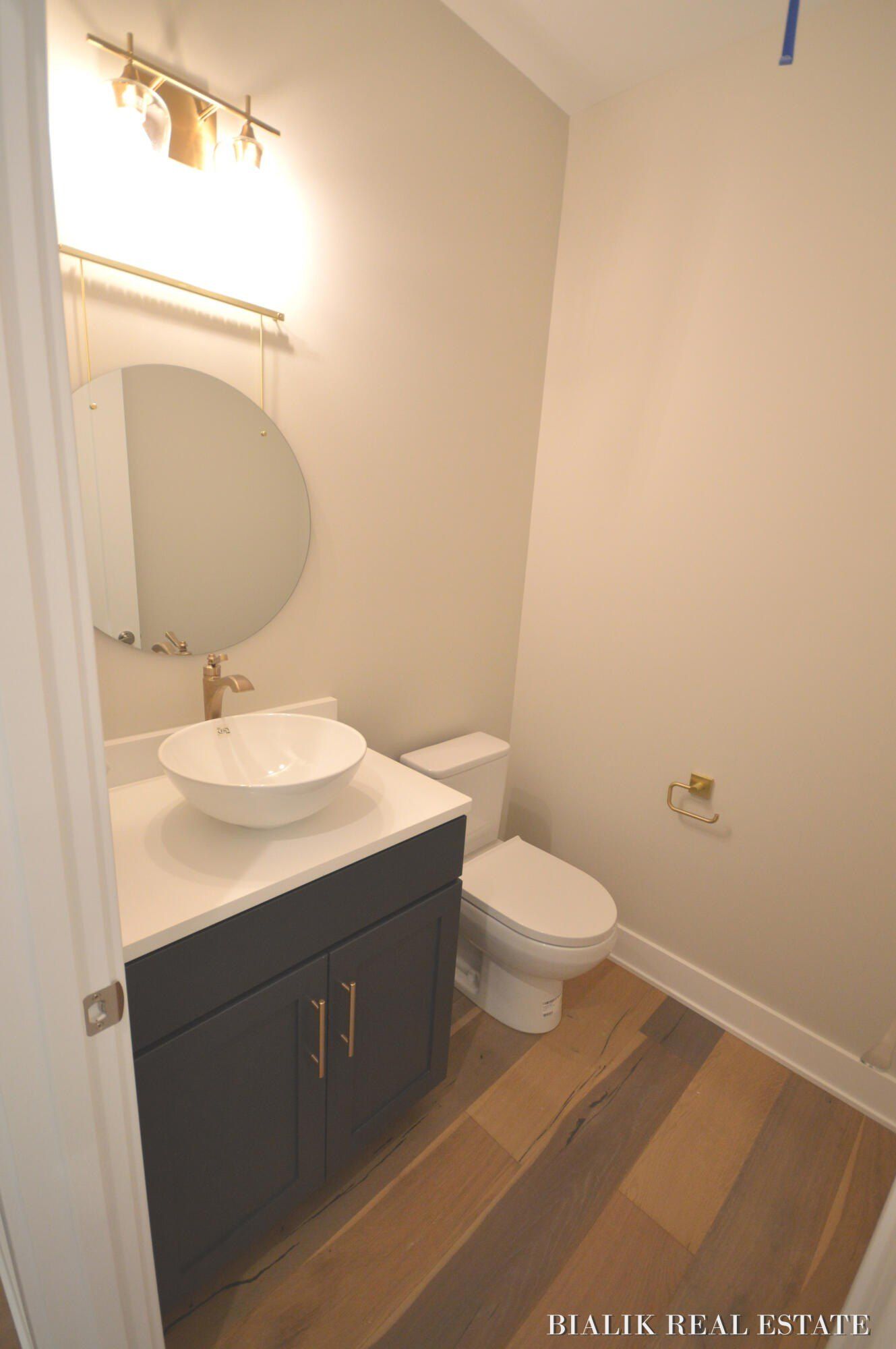 580 Sun Vale Lane Unit 5. Grandville, MI 49418