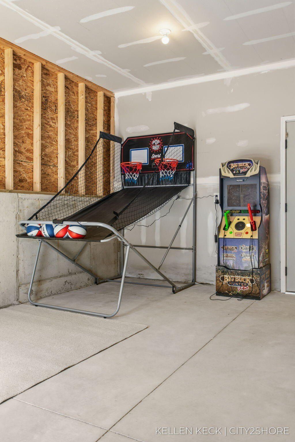 11300 Apache Wells Court. Stanwood, MI 49346