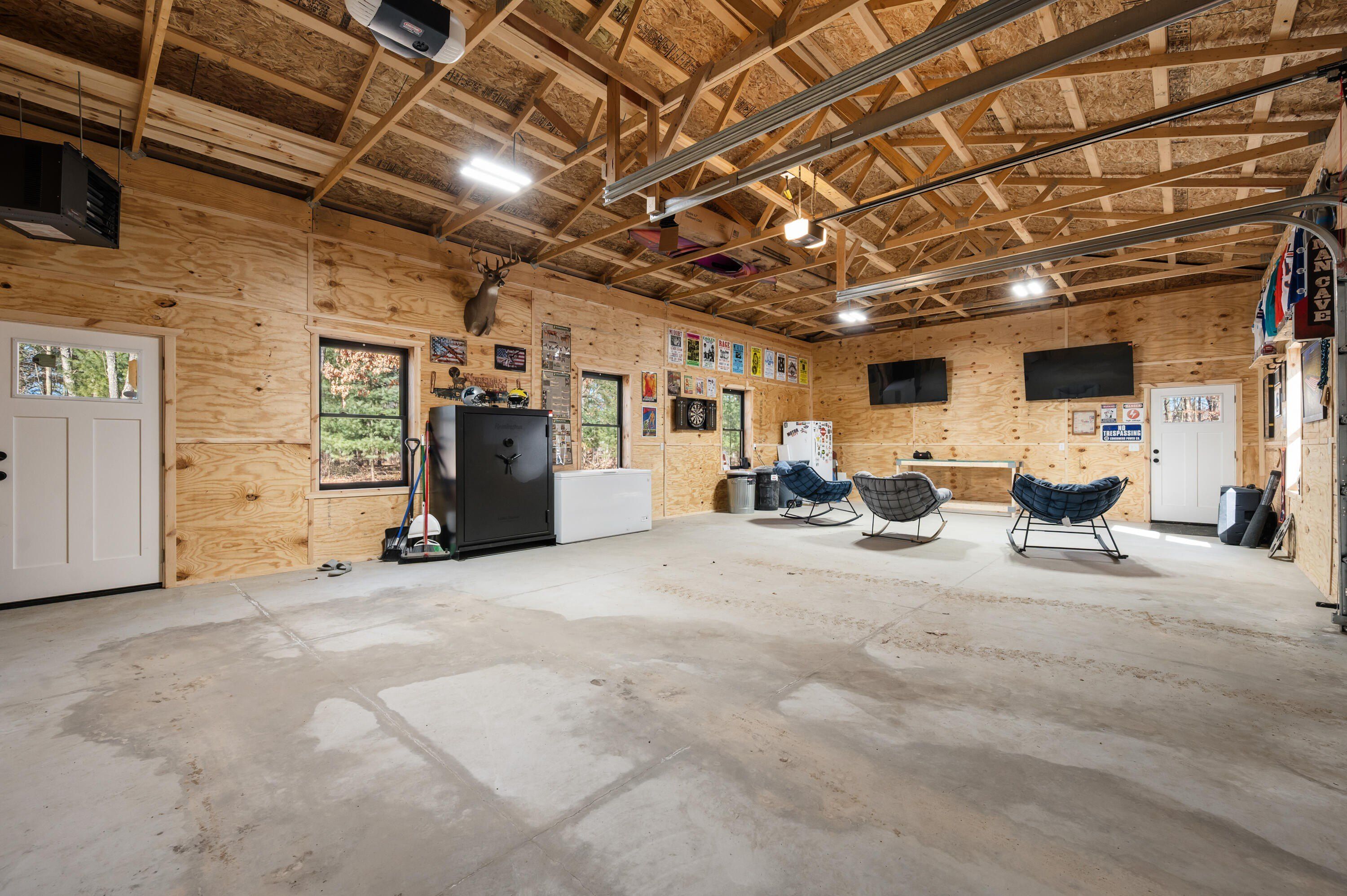 6349 Kilkenny Drive. Stanwood, MI 49346