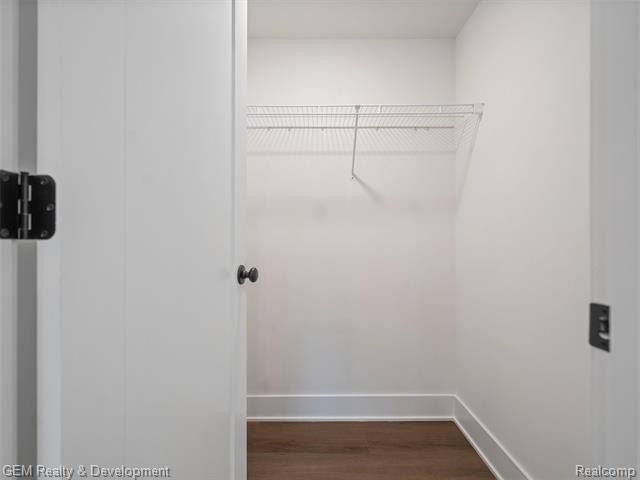 508 Village Lane. Milford, MI 48381