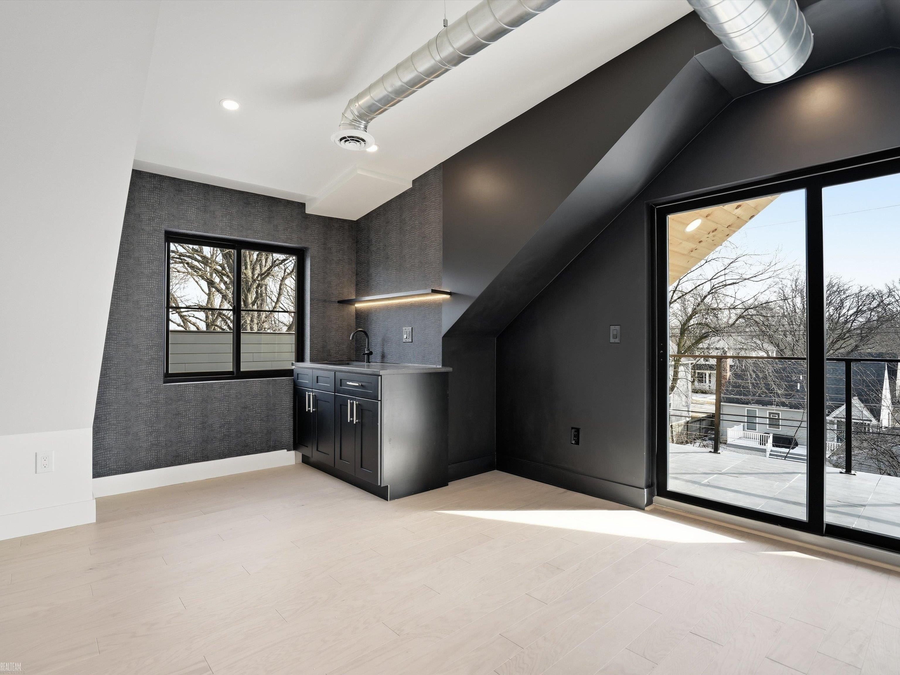 1840 Holland. Birmingham, MI 48009