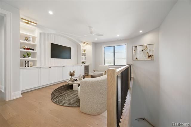 3281 Chickering Lane. Bloomfield Hills, MI 48302