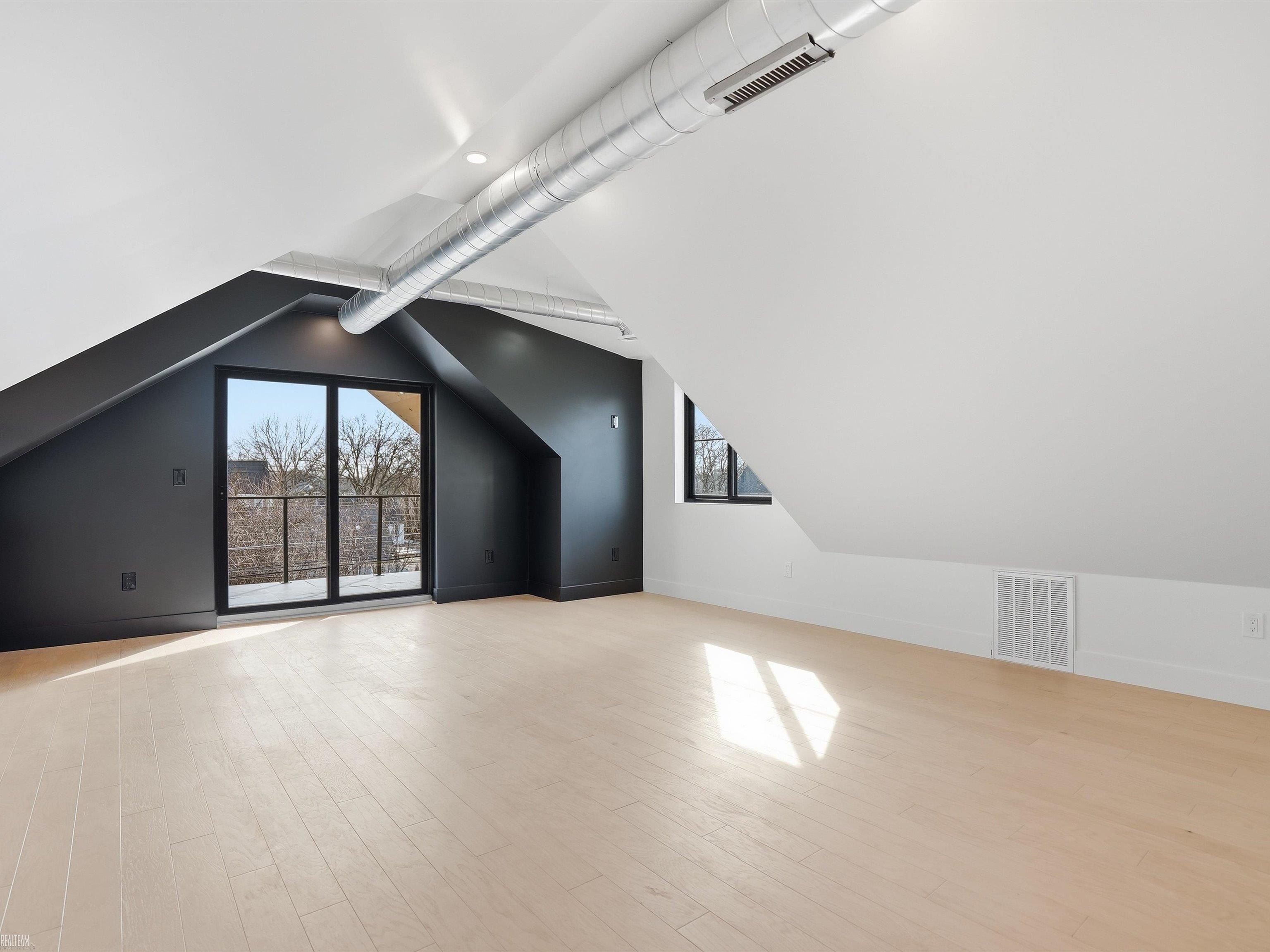 1840 Holland. Birmingham, MI 48009