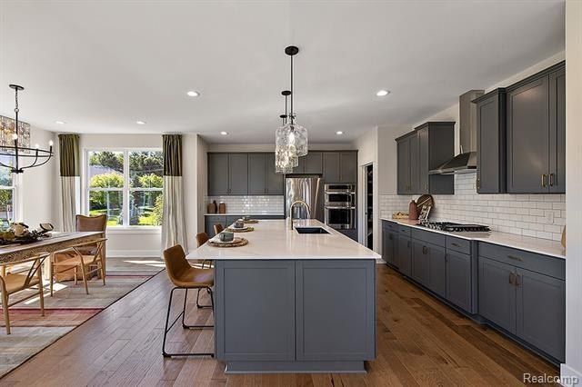 13918 Eagles Way Drive. Utica, MI 48315