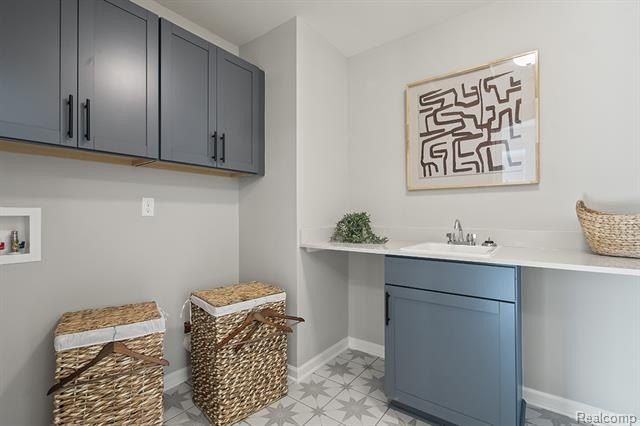 14227 Edenshire Drive. Utica, MI 48315