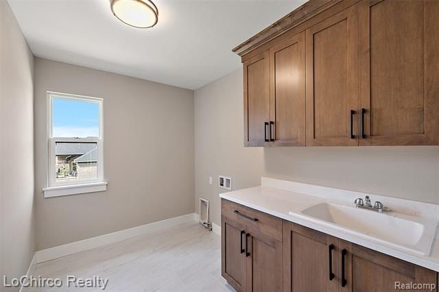 49547 Langford Drive. Macomb, MI 48044