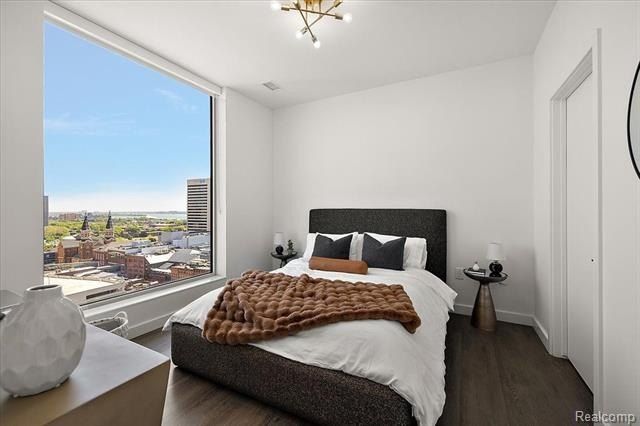 330 Gratiot Avenue. Detroit, MI 48226