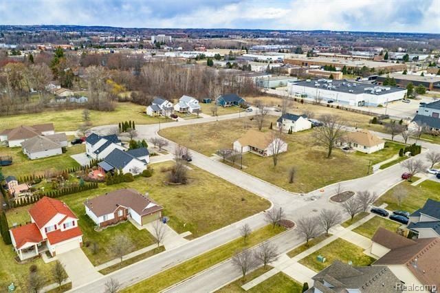 1277 Liza Boulevard. Pontiac, MI 48342