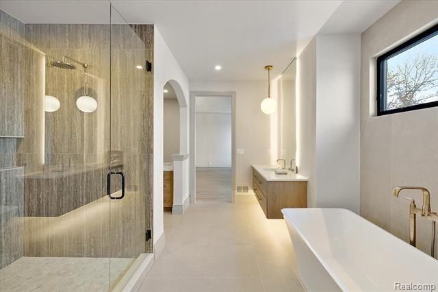 1597 Vista Drive. Oakland, MI 48363