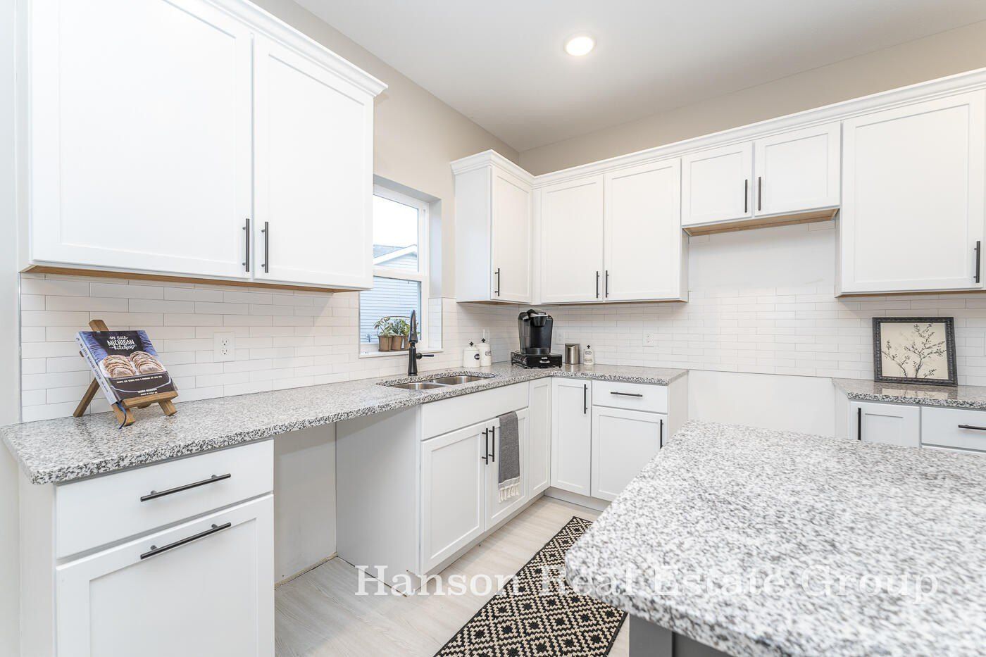 1405 Center Hill Road Se Unit 33. Lowell, MI 49331