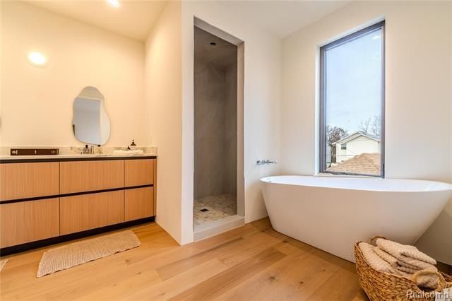 1307 Humphrey Avenue. Birmingham, MI 48009