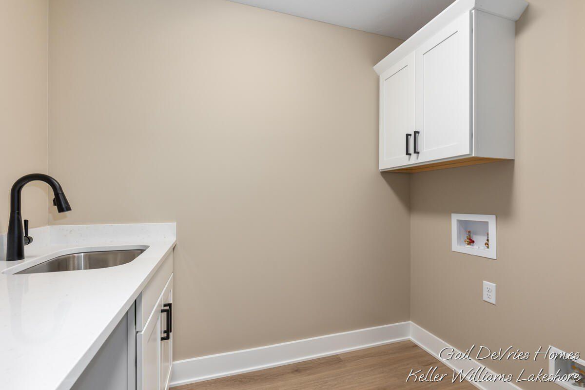 4498 Meadow Pond Way Unit 66. Hamilton, MI 49419