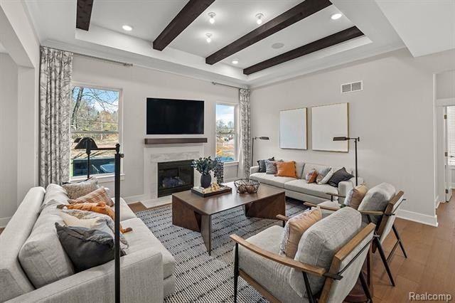 13713 Stone Falcon  North Drive. Utica, MI 48315