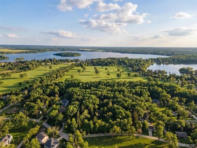 3655 Shady Beach Boulevard. Orchard Lake, MI 48324