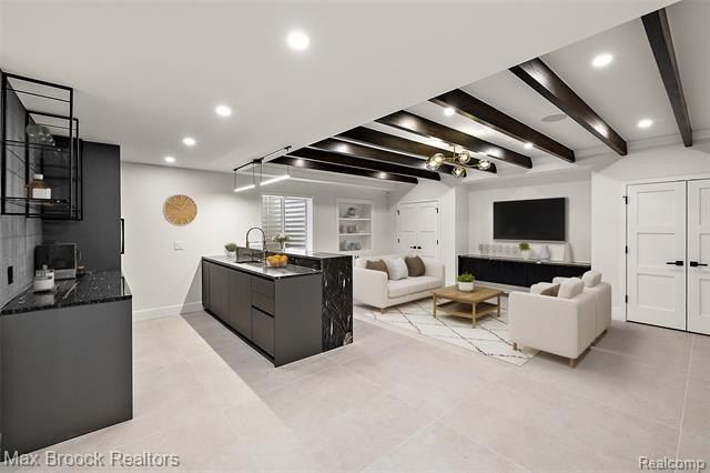 535 Henrietta Street. Birmingham, MI 48009