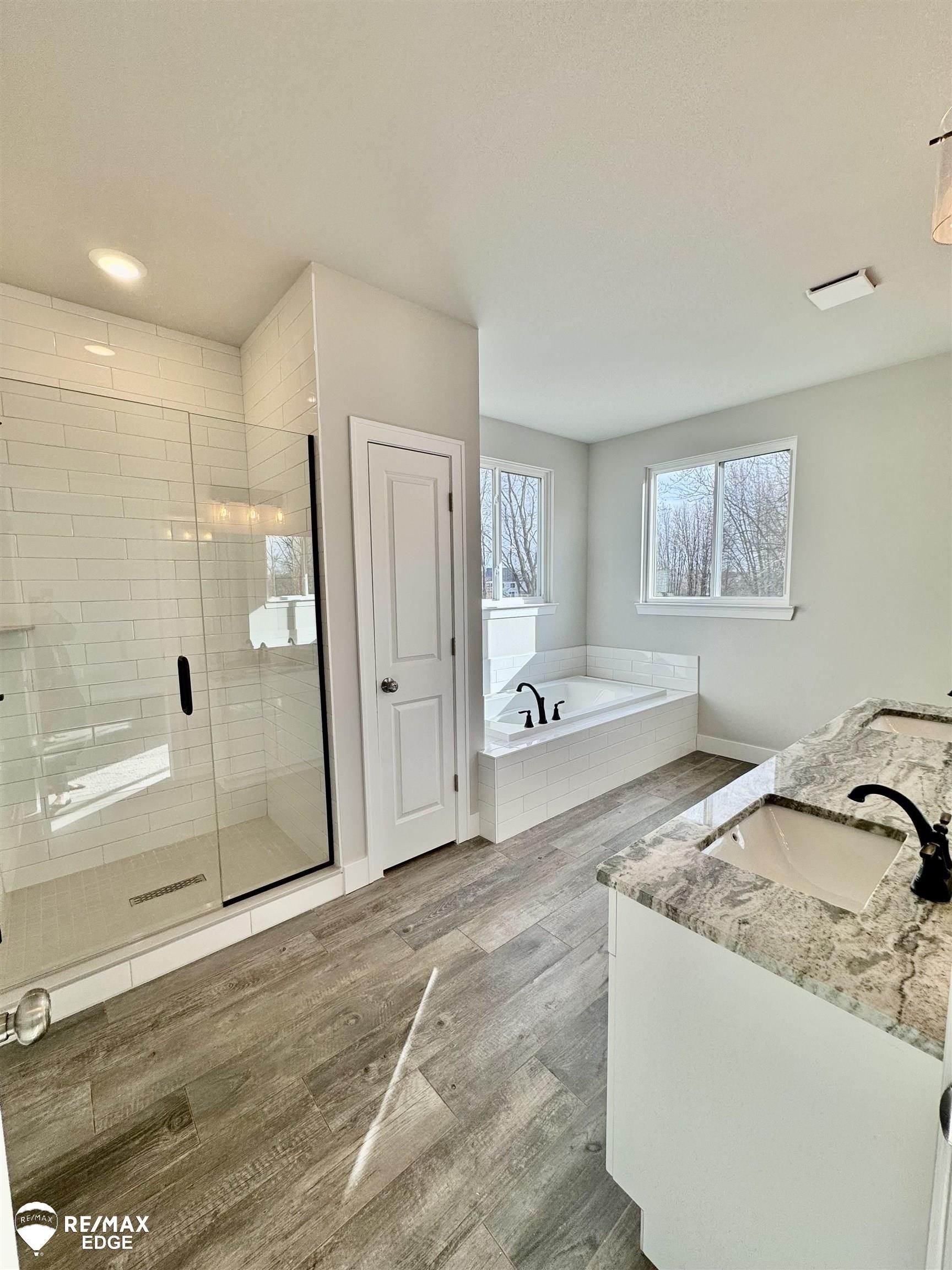 8347 Peninsula. Grand Blanc, MI 48439