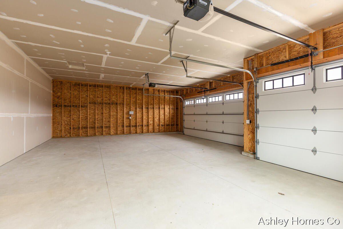 11035 Shaner Avenue Ne. Rockford, MI 49341