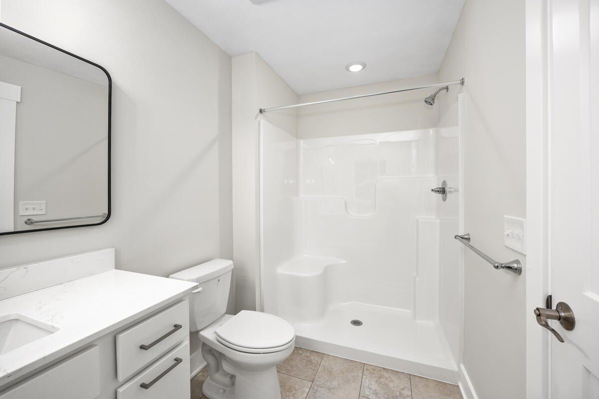 2221 Watertown Way Ne. Grand Rapids, MI 49505