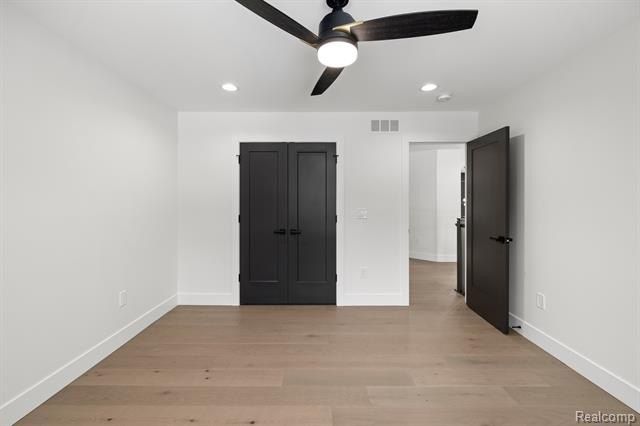 1545 Tiverton Trail Drive. Rochester Hills, MI 48306