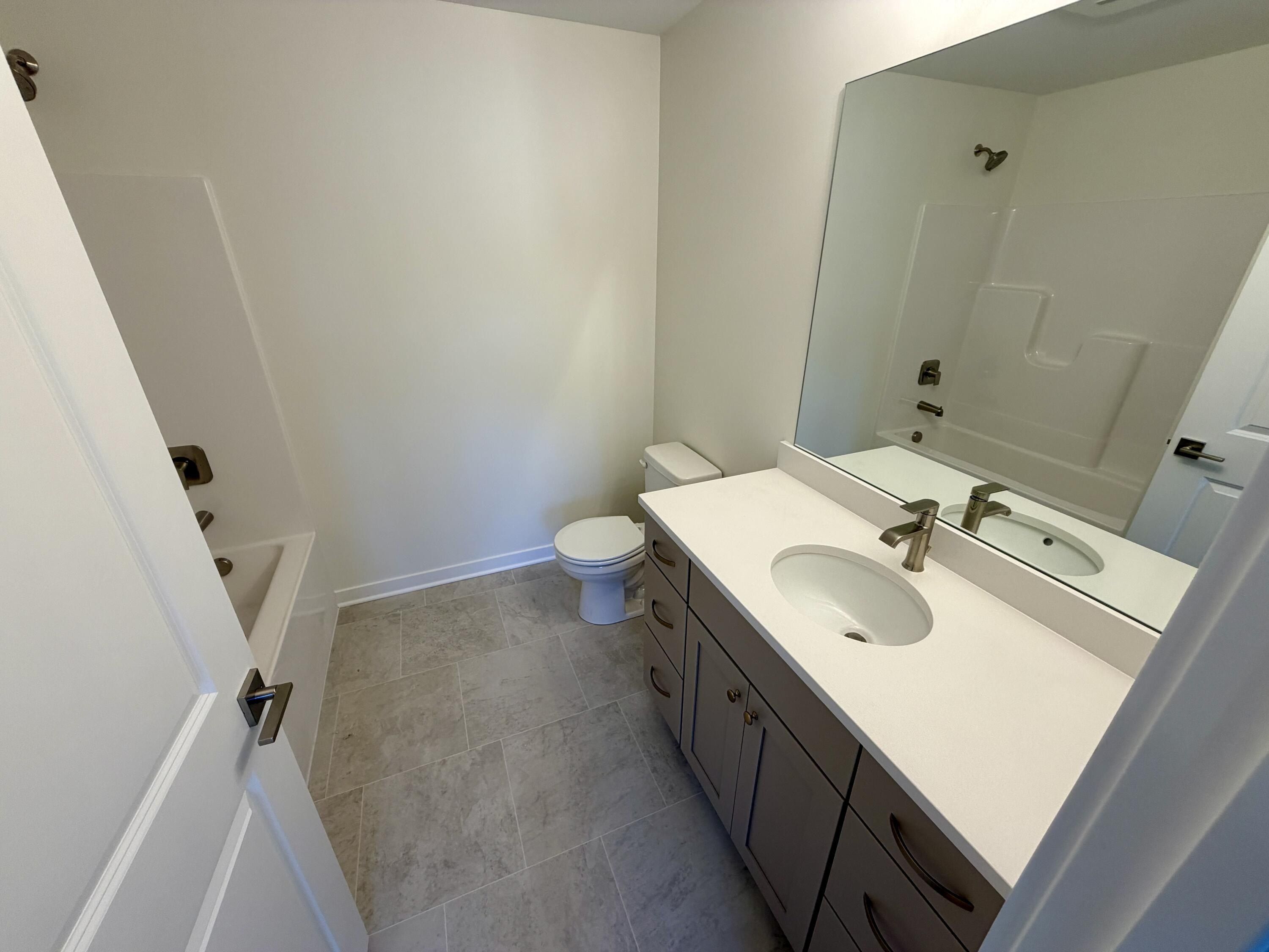 1978 S Shorewood Lane Unit 18. Holland, MI 49423