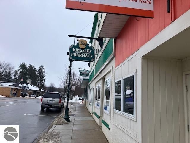 9044 Kingsfield Drive. Kingsley, MI 49649