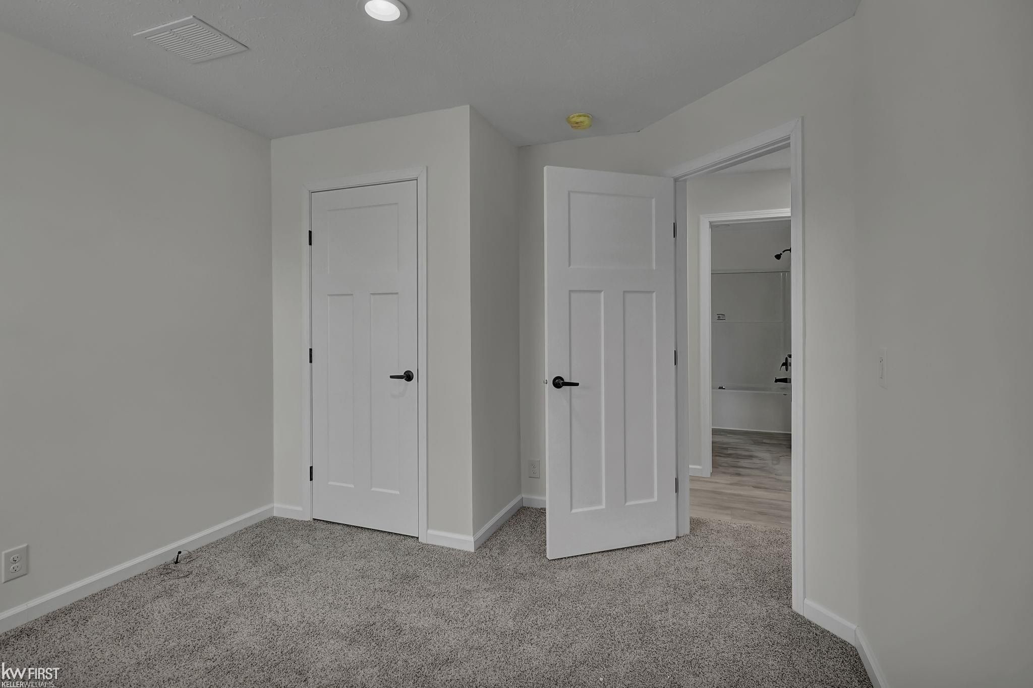 5165 N Irish. Davison, MI 48423