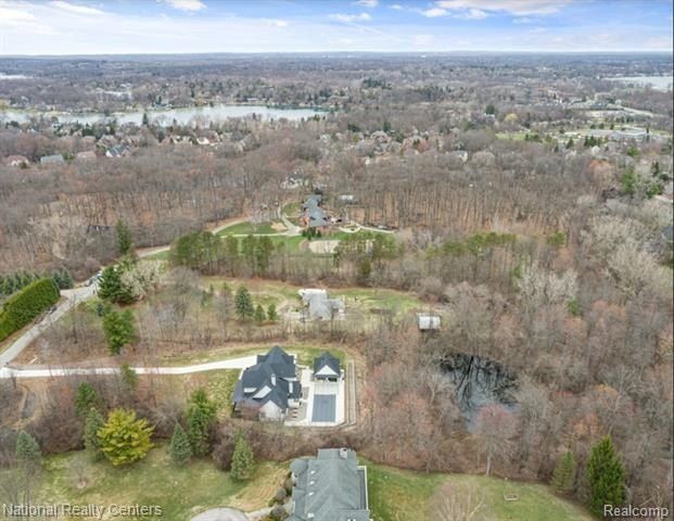 3641 Northwood Drive. West Bloomfield, MI 48324