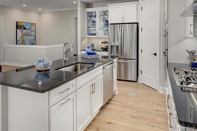 27403 Hidden Trail Lane. South Lyon, MI 48178