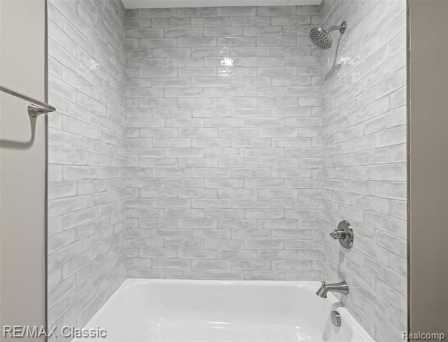 5567 Huron River Drive. Dexter, MI 48130